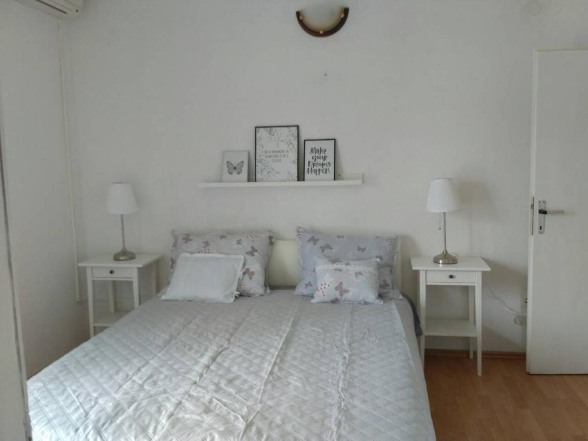 Apartments By The Sea Sevid, Trogir - 16897 Marina Bagian luar foto